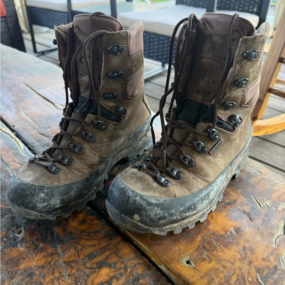 LIKE NEW WOMEN’S KENETREK MOUNTAIN EXTREME 400 - Picture 1 of 4